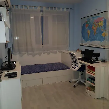Alex'S Apartment *