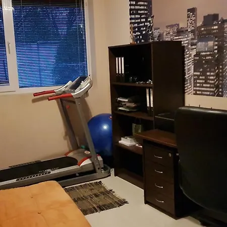 Alex'S Apartment