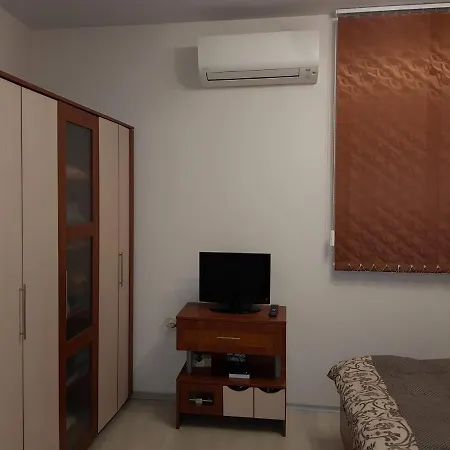 Alex'S Apartment *